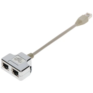 Adapter sieciowy z dwoma portami RJ45 na jednym końcu i jednym portem RJ45 na drugim, w kolorze srebrnym z krótkim kablem. Produkt umożliwia podłączenie dwóch urządzeń do jednego portu sieciowego.