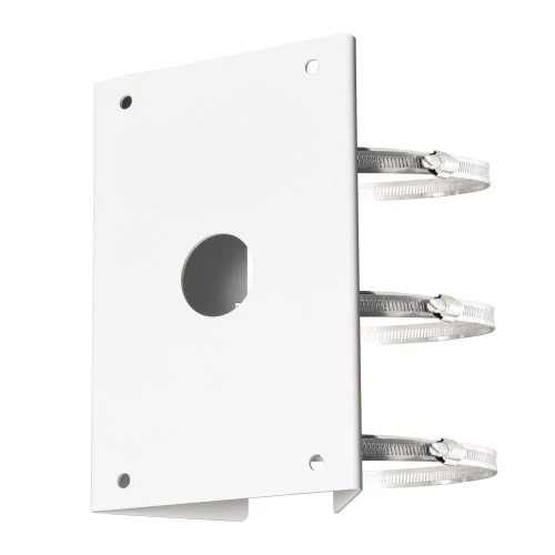 Biały adapter słupowy do puszki montażowej z centralnym otworem i czterema otworami montażowymi na rogach. Wyposażony w dwa metalowe opaski zaciskowe do mocowania na słupie.
