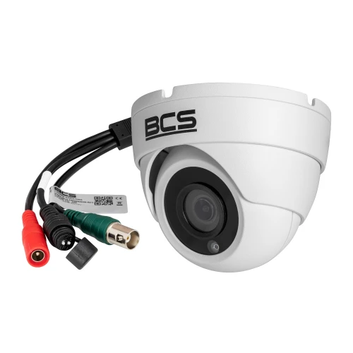 Biała kamera kopułkowa BCS z widocznymi złączami i kablami. Kamera ma nowoczesny design i jest przeznaczona do monitoringu wizyjnego.