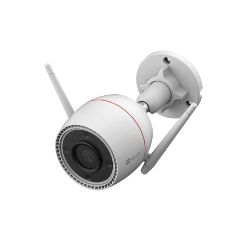 Biała zewnętrzna kamera monitoringu Ezviz CS-H z dwoma antenami i okrągłym obiektywem, zamontowana na regulowanym uchwycie. Kamera posiada nowoczesny design z czerwonym akcentem wokół obiektywu.