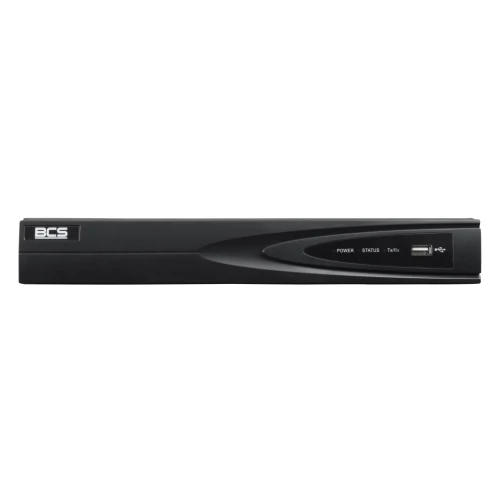 Czarny rejestrator IP BCS z prostym, nowoczesnym designem, posiadający logo BCS po lewej stronie. Na przednim panelu znajdują się wskaźniki LED oraz port USB.