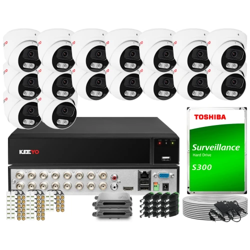 Zestaw do monitoringu składający się z szesnastu kamer kopułkowych, rejestratora oraz dysku twardego Toshiba S300. W zestawie znajdują się również kable, zasilacze i akcesoria montażowe.